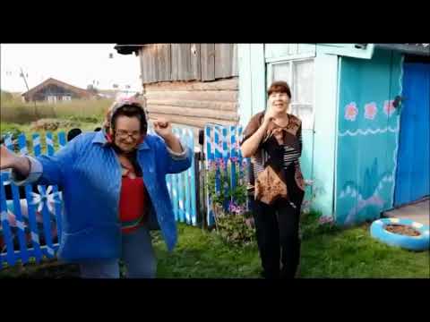 Видео: А девки попами виляют. Обалденный ролик.