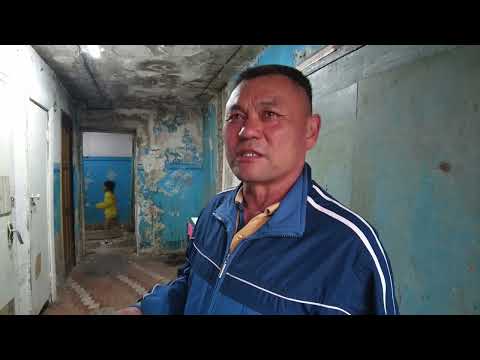 Видео: Наш дом может рухнуть. Старое общежитие в Астане трещит по швам