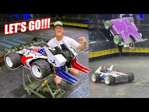 Видео: Соревнуюсь в «БИТВЕ БОТОВ»! Мой робот победил!