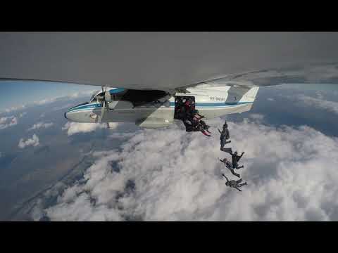 Видео: Взлёт - Выброска - Посадка L410