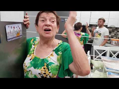 Видео: Отдал маме сладости