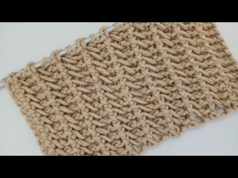 Видео: Двухсторонний узор спицами. 3 петли и 1 ряд.