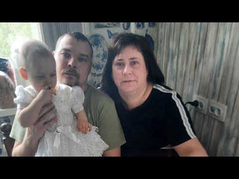 Видео: Первые шаги, первые прогулки..