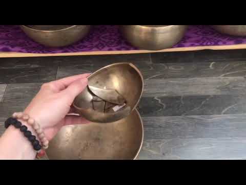 Видео: Поющие чаши бьются\ Как выглядит тибетская поющая чаша изнутри