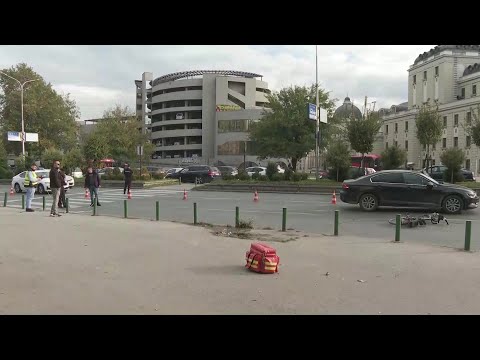 Видео: Велосипедист смртно прегазен кај мостот „Гоце Делчев“, возачот го оставил автомобилот и побегнал