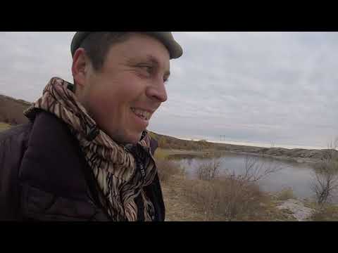 Видео: РЫБАЛКА НА ИРИКЛИНСКОМ ВОДОХРАНИЛИЩЕ ОСЕНЬЮ.  ЖИВЕЦ В ДЕЛЕ. ОКУНЯ И СУДАКИ