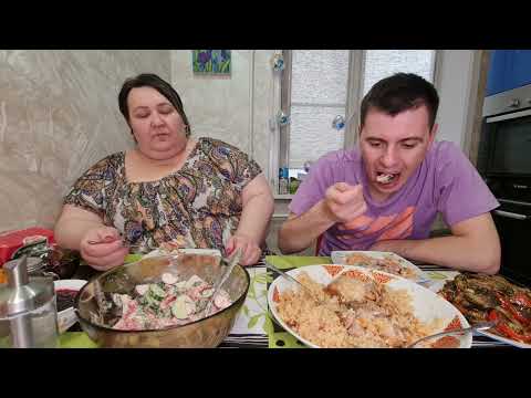 Видео: Мукбанг! Mukbang! Плов из курицы, пончики😋