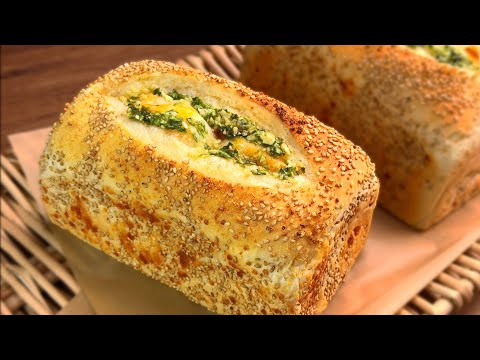 Видео: Как приготовить сырно-чесночный хлеб — мягкий, сырный, ароматный и очень простой!