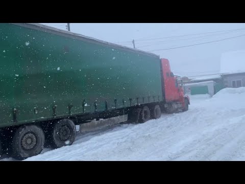 Видео: Загрузился обратно на Салехард///поменял трешетки на тенте///помыл салон еще раз