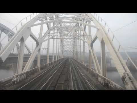 Видео: Киевская городская электричка утром (вид с кабины)/Kiev city train in the morning  (view cab)