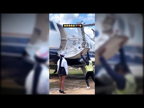 Видео: Осторожно двери закрываются подборка приколов #поржать