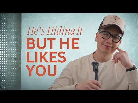 Видео: 5 признаков того, что он заинтересован, но пытается сдержаться
