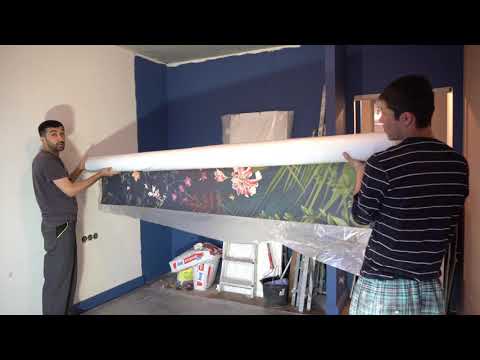 Видео: Как правильно клеить фотообои 3D