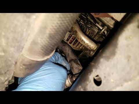 Видео: Снятие генератора Nissan Murano. Без заправки кондиционера. Без слива антифриза.