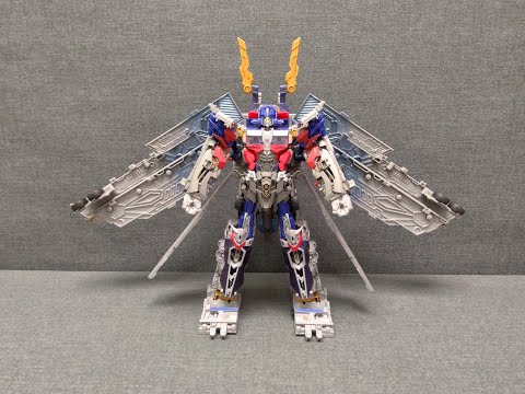 Видео: Обзор трансформера Optimus Prime - Ultimate class - MechTech - Dark of the Moon. Музей Р-ТФ.
