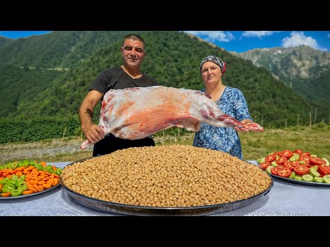 Видео: Деревенская кулинарная традиция 🍗 Курица под землей и овощи из бочки 🥕
