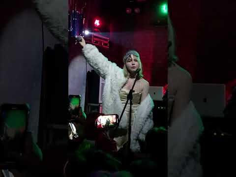 Видео: Masha Hima, Эмелевская - Неплохо для бабы (концерт)