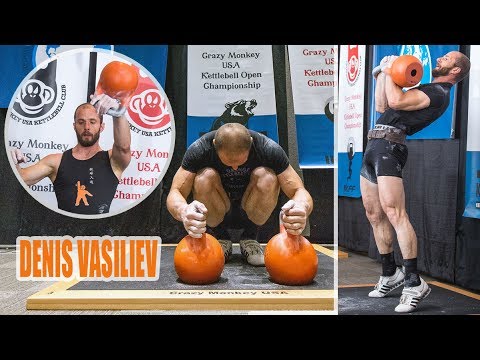 Видео: Денис Васильев выступает в гиревом двоеборье с гирями 28 кг (Сиэтл, 2017)