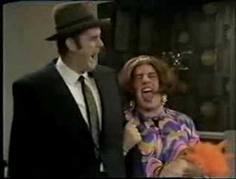 Видео: монти пайтон-гости