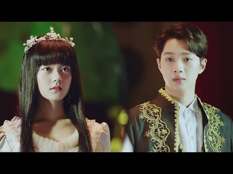 Видео: Золушка надела великолепный костюм и вышла на сцену, герой был ошеломлен, увидев ее преображение