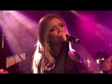 Видео: Нежность (Акустика) - Рита Дакота