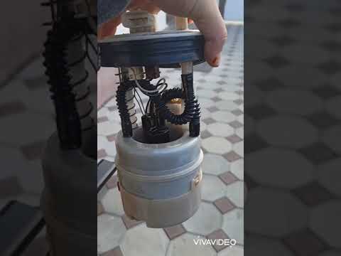 Видео: Nissan Tiida замена бензонасоса