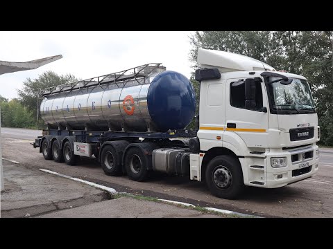 Видео: За молоком на показательный комплекс. Отдыхающие опять бьются.