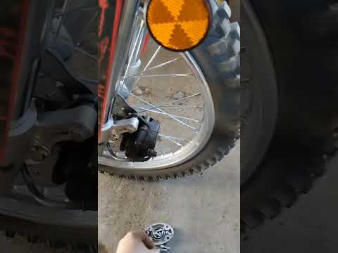 Видео: Регулировка клапанов двигателя эндуро 170FMM