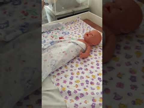 Видео: пеленание ребенка