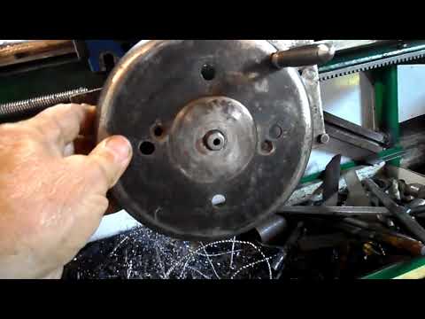 Видео: Продольная автоподача на самодельном токарном станке.