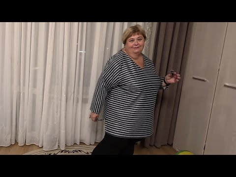 Видео: Обращение для тех кто просит деньги у нас. Шью кофточку и переделываю брючки. 