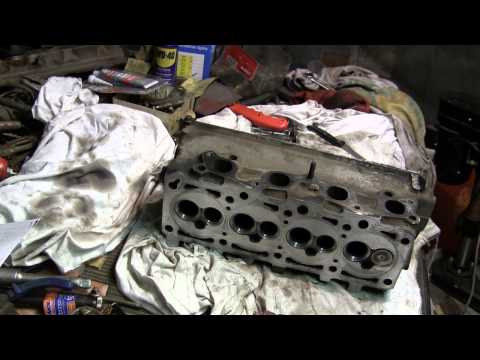 Видео: Golf 2 ремонт ДВС видео 14, притираем клапана
