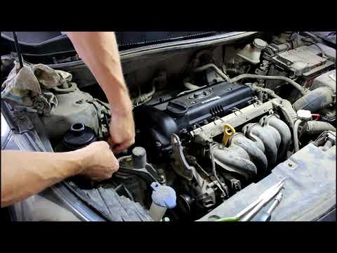Видео: Замена масла в ГУР на Hyundai Solaris 2012 года Хендай Солярис 1,4