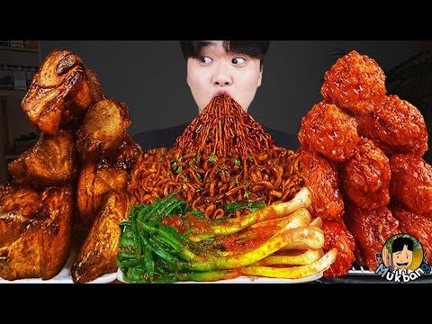 Видео: ASMR MUKBANG | Жареный цыпленок, стейк, лапша с черной фасолью, кимчи Корейская еда