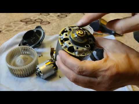 Видео: Замена электро мотора печки на автомобиле TOYOTA Prius20 .