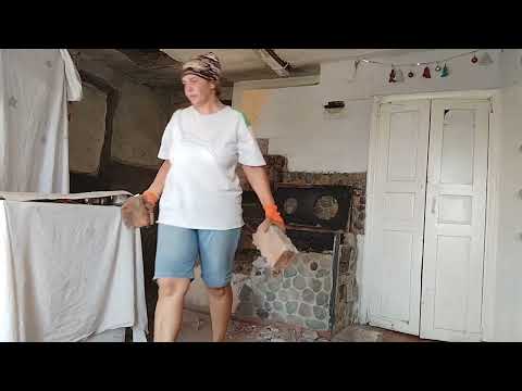 Видео: Ремонт старого дома/печку не спасти /пашем под сидераты