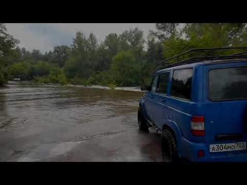 Видео: Плывём на УАЗе Патриоте через "прорву", за ашкадаром.