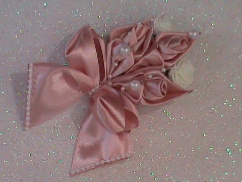 Видео: DIY/МК/ Как сделать оригинальную бутоньерку из необычных лепестков в стиле канзаши