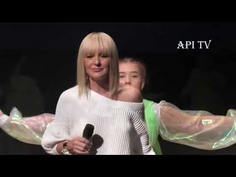 Видео: Светлана Лазарева    Мама    Мюзик холл  Столица