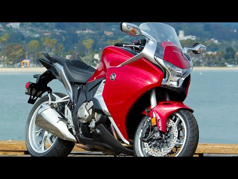 Видео: Honda VFR (400сс -1200сс) - Все Модели Серии с Двигателями V4 !