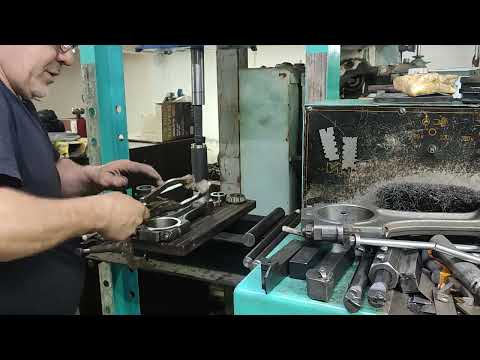Видео: Верхние втулки шатунов Камаза.