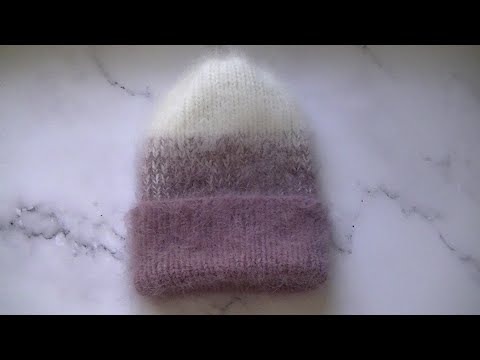 Видео: КРАСИВАЯ ШАПКА  ГРАДИЕНТОМ ИЗ ПРЯЖИ ПУХ НОРКИ. ШАПКА РЕЗИНКОЙ 1*1 СПИЦАМИ.