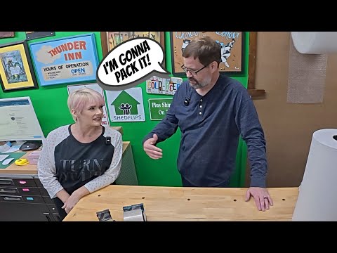 Видео: Я позволила мужу упаковать ВСЕ наши заказы на eBay