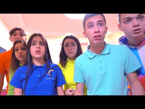 Видео: Пацаны УПРАВЛЯЮТ КРАСОТКАМИ !