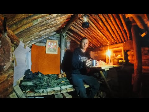 Видео: ПРИШЕЛ С НОЧЕВКОЙ В ЗЕМЛЯНКУ.  ОНИ СОВСЕМ РЯДОМ. СМОЛЮ ДВЕРЬ в ДОМЕ под Землей.