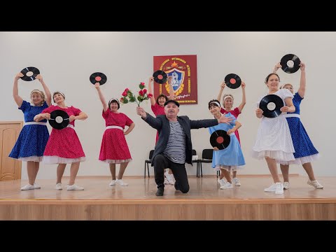 Видео: Веселый танец Пластиночка. Группа "Давайте потанцуем".