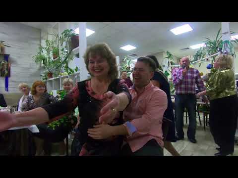 Видео: Новый год 2019 ГАРМОНИСТЫ! Измайловский пятачок!