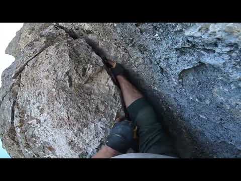 Видео: Залезли не туда... Большой Кильсе-Борун 5Б "Зяблик" R6, Trad climbing in Crimea