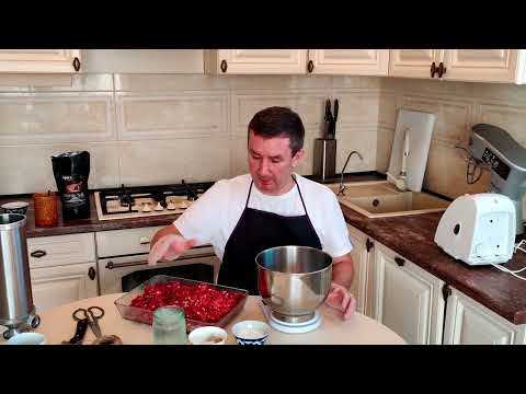 Видео: Сыровяленая колбаса "Махана" из конины