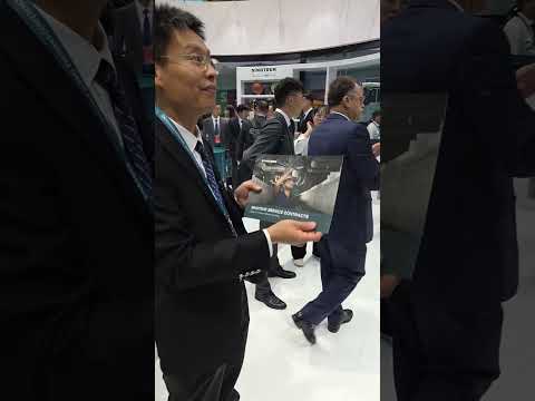 Видео: Руководитель Академии SINOTRUK, проводит эксклюзивный тур по выставке.